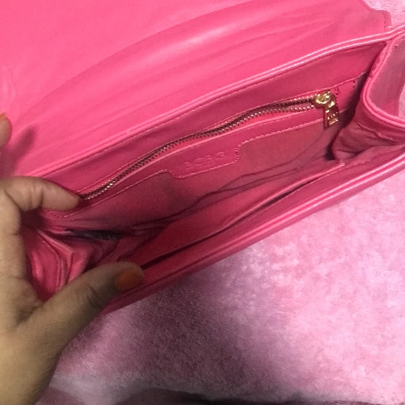 Cute hot pink bcbg purse - Picture 4 of 6